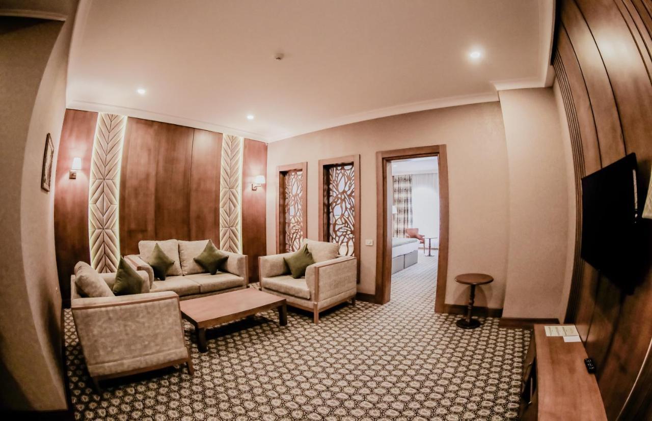 Madison Hotel באקו מראה חיצוני תמונה
